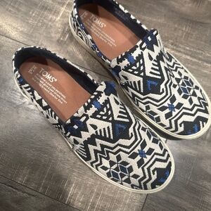 NWOB TOMS Sunset Slip on Sneakers, Blk/white, 6